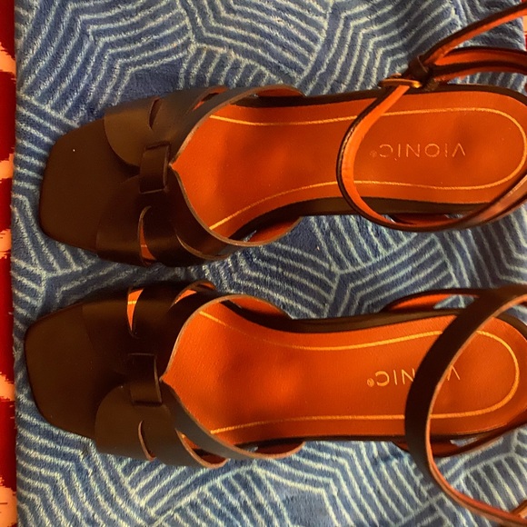 Selling beautiful VIONICS sandals!! Worn only once!! - Picture 7 of 7